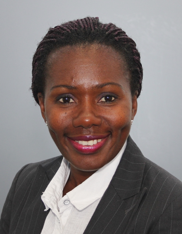 Photo de Praxelle souriante