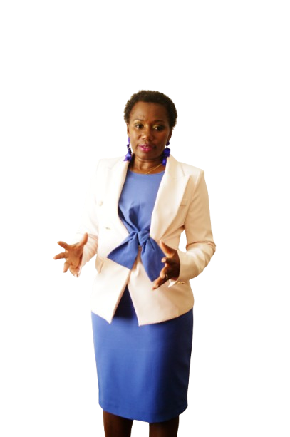 Photo de Praxelle debout présentant une idée à un client